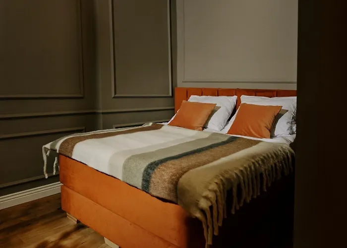 Art Apartments